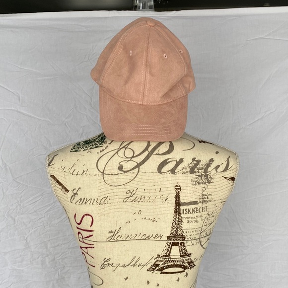 2 Hats for 15$ - Picture 3 of 4